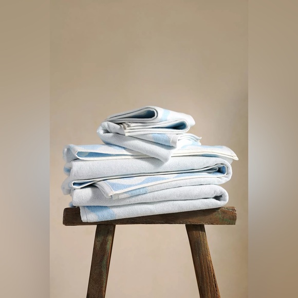 MAEVE BY ANTHROPOLOGIE SCALLOPED COTTON Bath TOWEL 4544H044AA Blue Bath Sheet - Picture 5 of 5